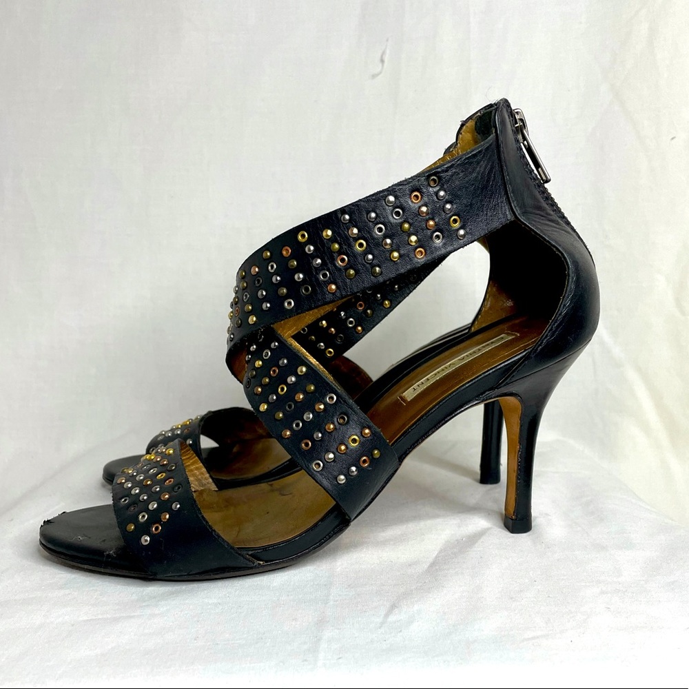 🥸 Preowned Cynthia Vincent Mixed metals heels